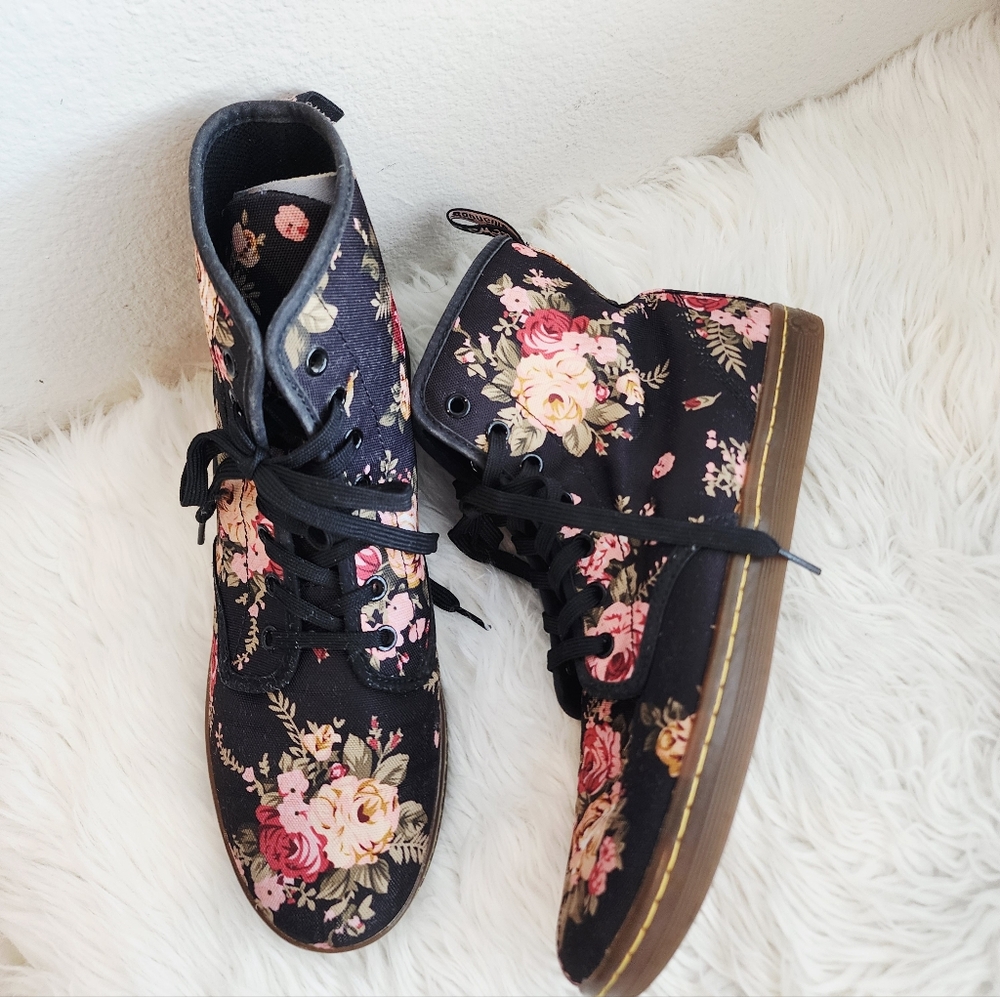 DR. MARTENS VICTORIAN FLORAL PATTERN LACE UP ANKLE BOOTS SIZE 10 - Picture 6 of 16